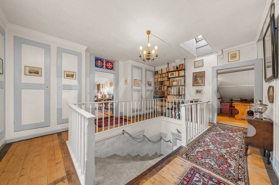 13 rooms House to buy in Estavayer-le-Lac - image 1/13
