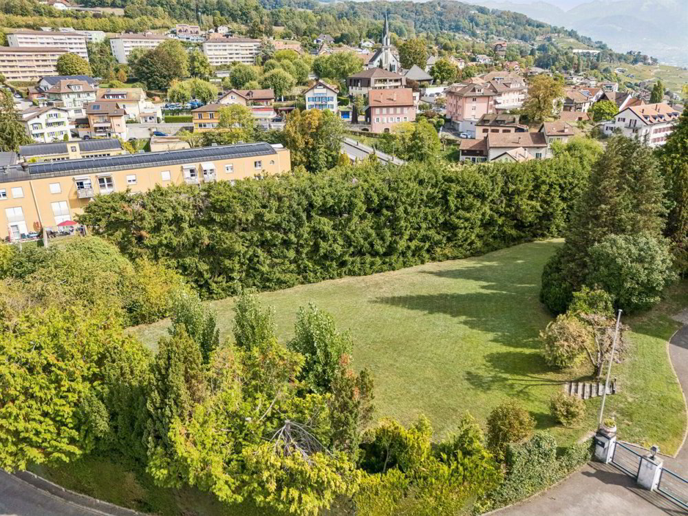 Zwei grosszügige Baulandparzellen mit eindrucksvollem Blick über den Genfersee - Mehr