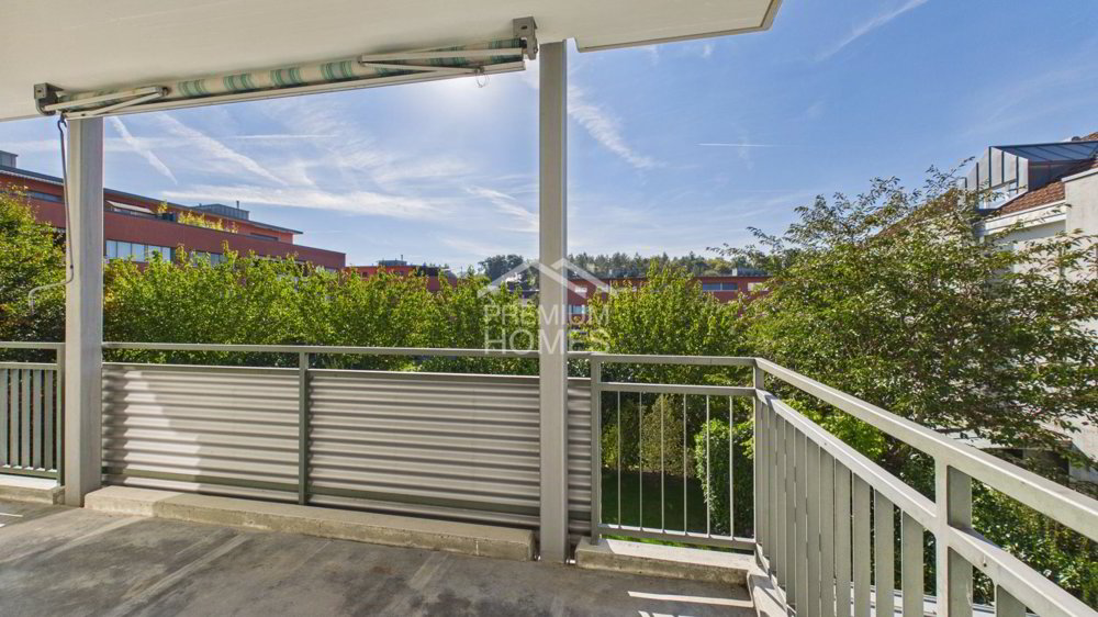 4 rooms Apartment to buy in Biel/Bienne - image 1/8
