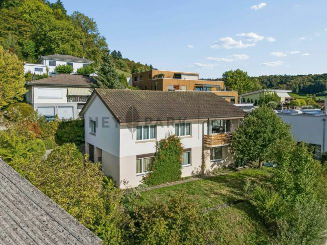 7 Zimmer Haus zum verkaufen in Muhen - Bild 1/1