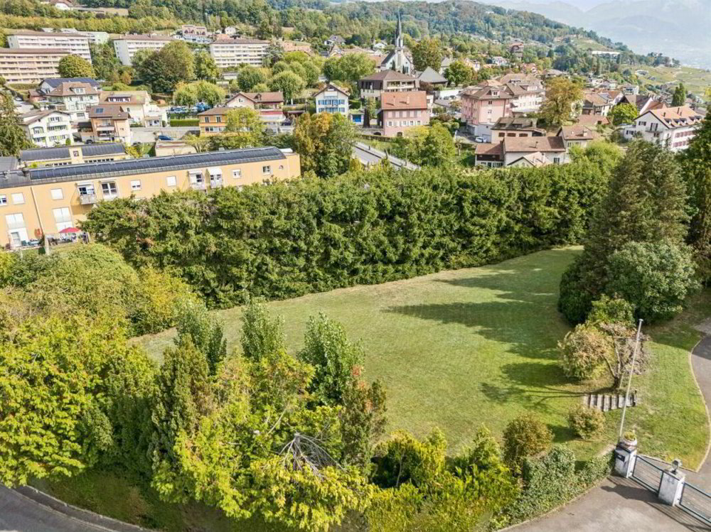 Zwei grosszügige Baulandparzellen mit eindrucksvollem Blick über den Genfersee - Mehr