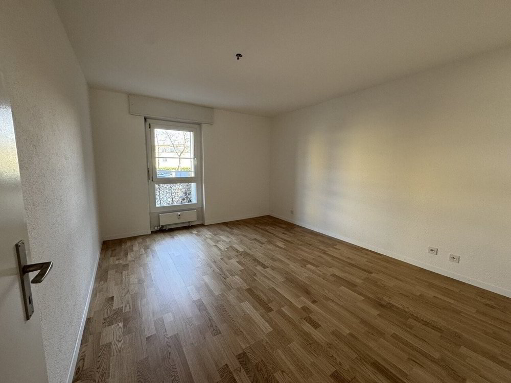 Appartement 4 pièces à louer à Münchenbuchsee - image 1/8