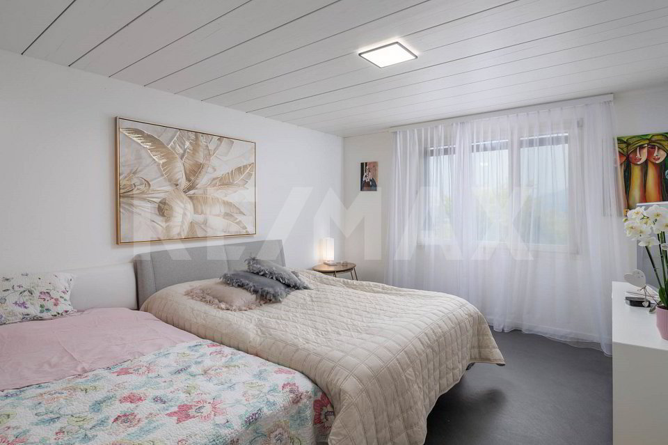 Casa di 6.5 locali in vendita a Galgenen - immagine 1/13