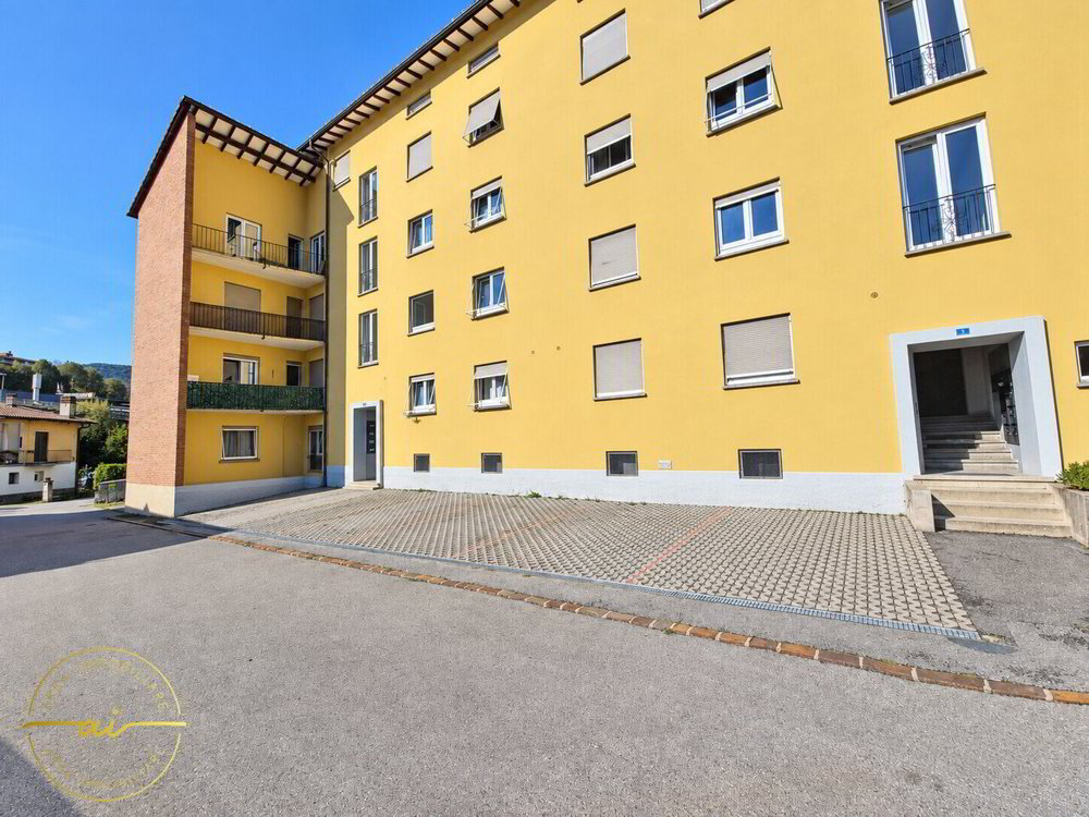 3 rooms Apartment to buy in Vacallo - image 1/8