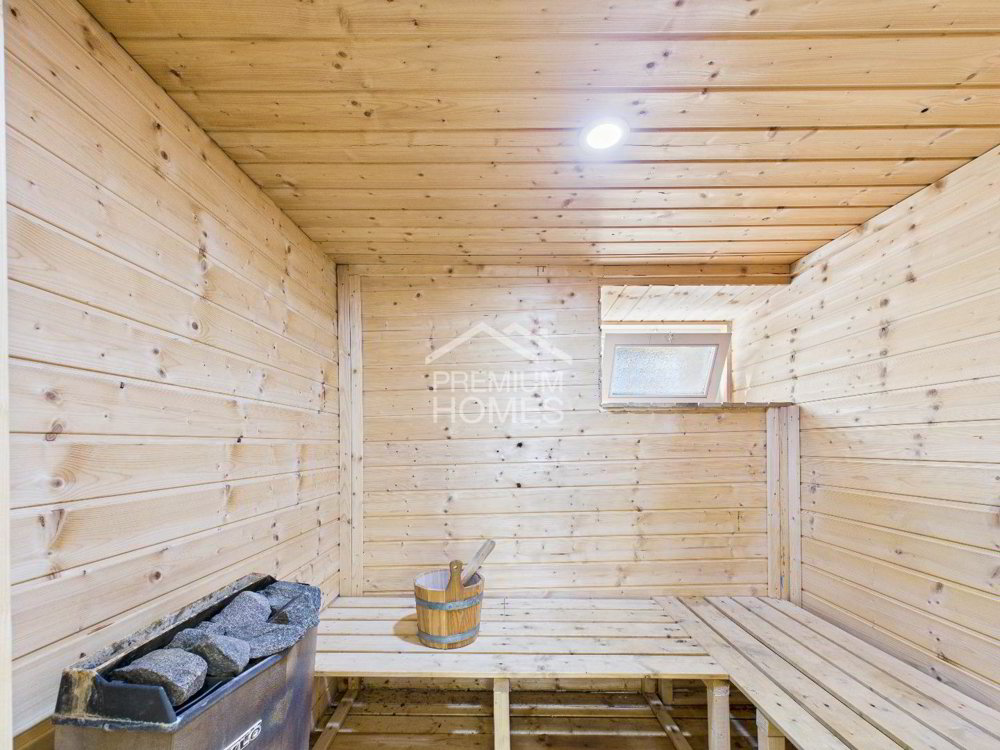 11 rooms House to buy in Romanshorn - image 1/11