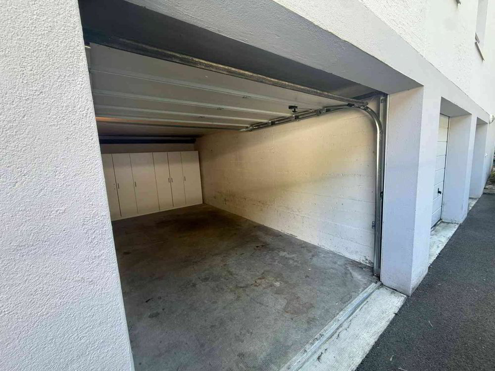 null rooms Car park, garage for rent in Lutry - image 1/4