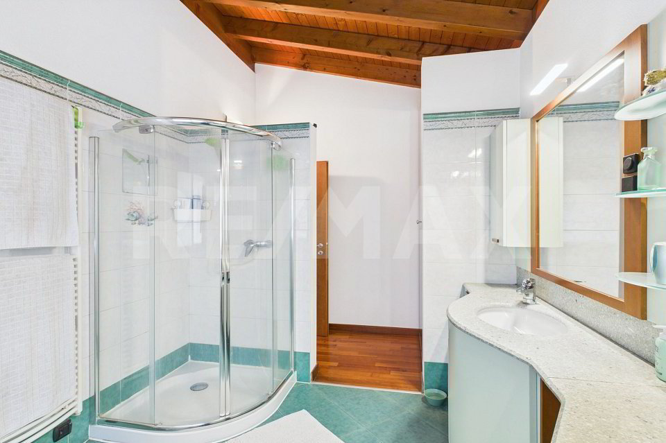 6 rooms House to buy in Stabio - image 1/13