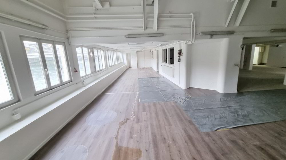 null rooms Office & Commercial for rent in Olten - image 1/4