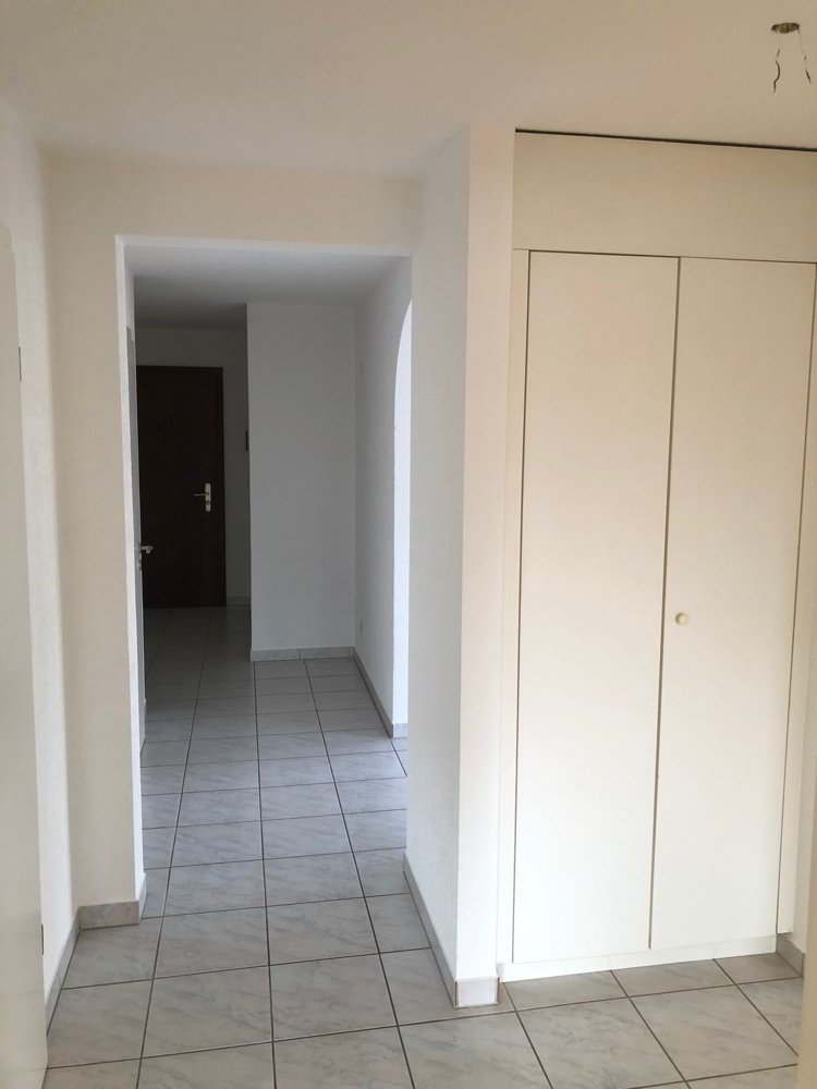 3 rooms Apartment for rent in Bulle - image 1/8