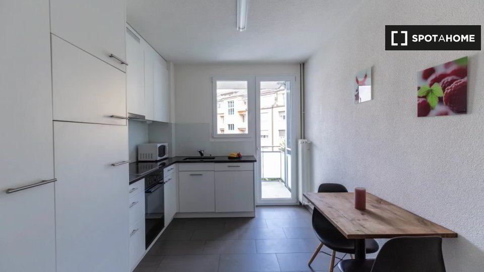 2 Zimmer Wohnung zu vermieten in Zürich - Bild 1/13