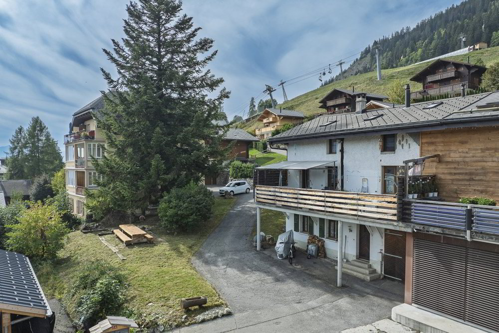 8 rooms House to buy in Leysin - image 1/13