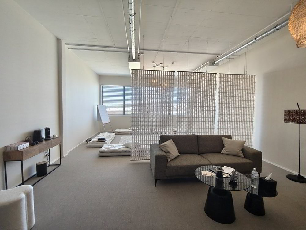 null rooms Office & Commercial for rent in Etoy - image 1/5