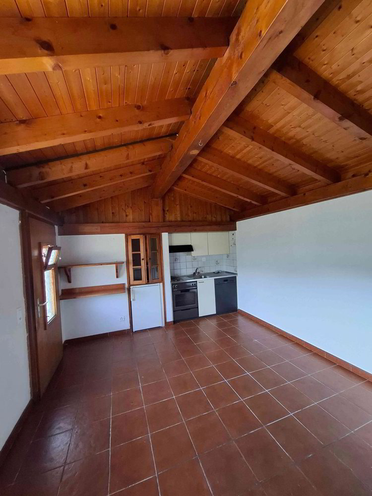 6 rooms House for rent in Insone - image 1/13