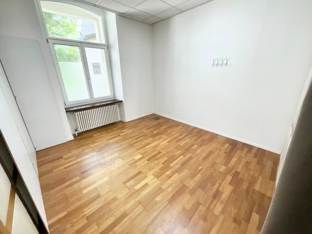 Locaux avec vitrines idéalement situé au coeur de Delémont - Ansicht 4