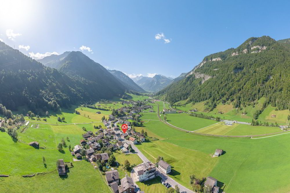 2048 di null locali in vendita a Diesbach GL - immagine 1/12