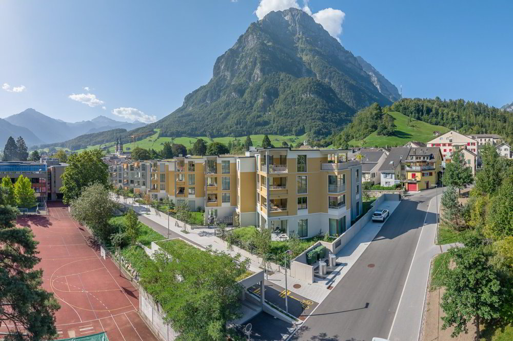 3.5 rooms Apartment to buy in Glarus - image 1/14