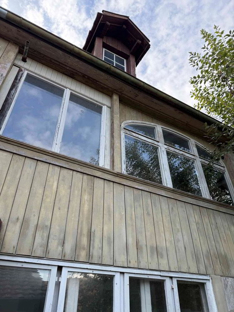 8 rooms House to buy in Eiken - image 1/13