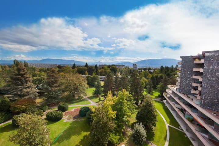 7 rooms Apartment to buy in Le Grand-Saconnex - image 1/13
