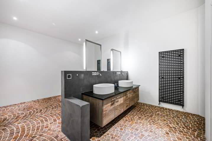 2 rooms Apartment to buy in Montreux - image 1/13