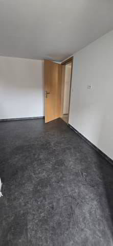 Appartement 3 pièces à louer à Le Locle - image 1/13