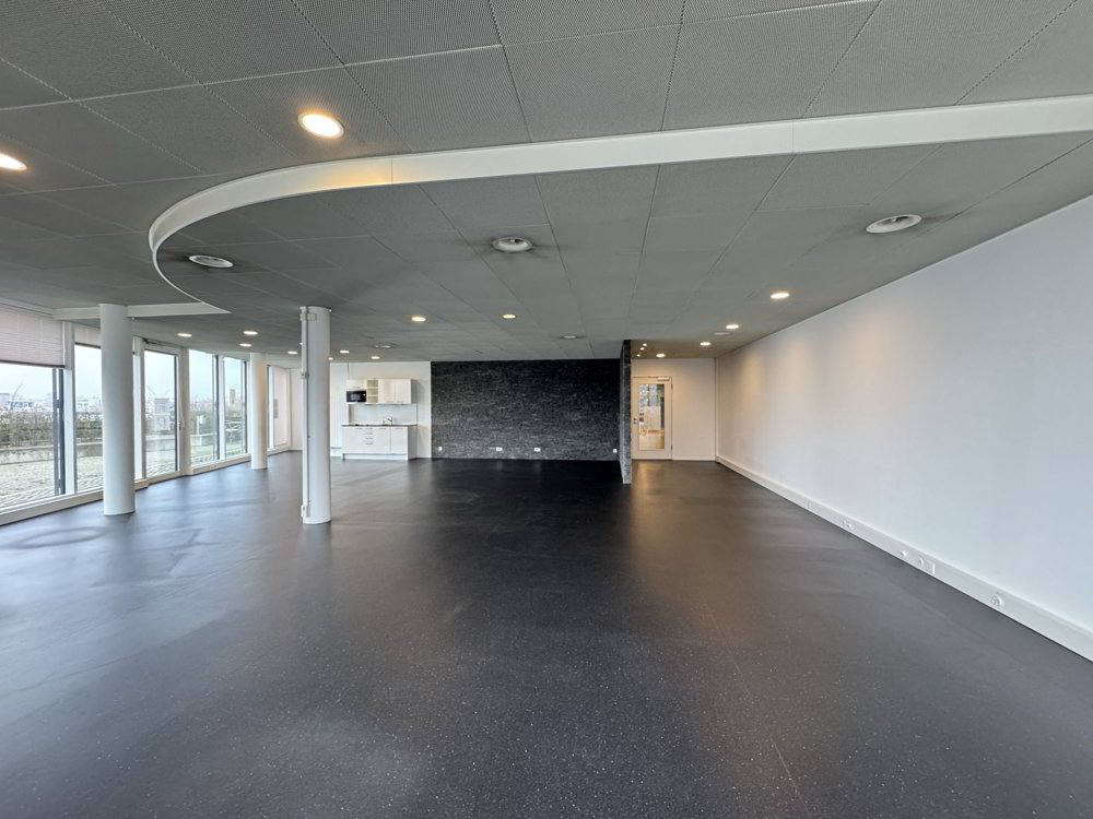 null rooms Office & Commercial for rent in Volketswil - image 1/6