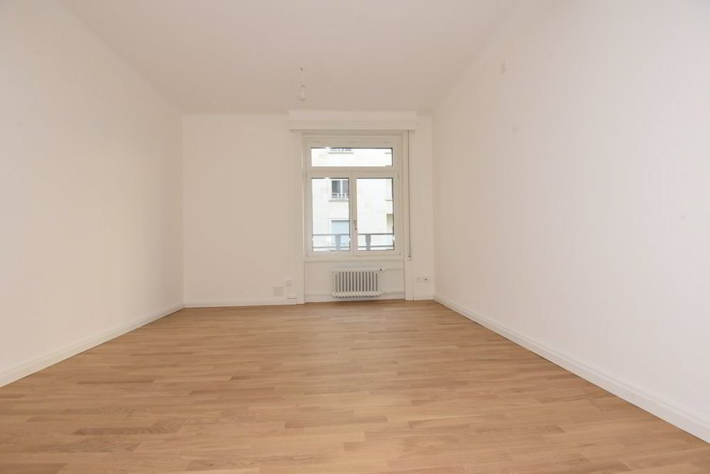 null rooms Office & Commercial for rent in Lausanne - image 1/4