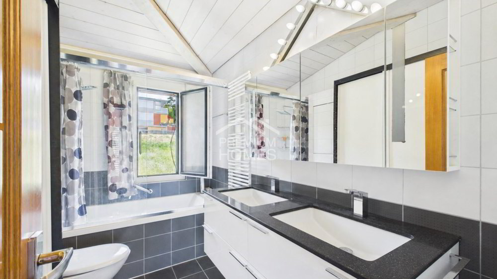 8 rooms House to buy in Courrendlin - image 1/13
