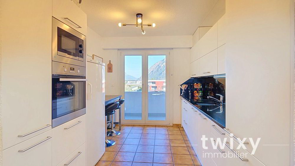 4 rooms Apartment to buy in Martigny - image 1/13