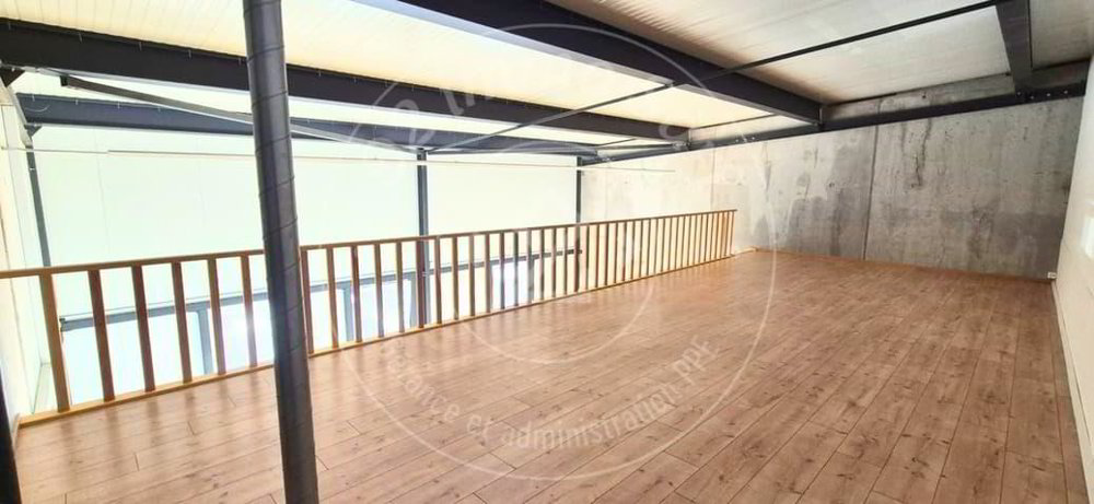 À louer à Ursy - Local commercial / bureau de 113 m² avec mezzanine - Mehr