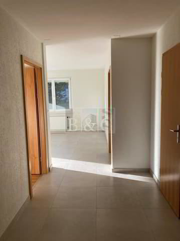 2.5 rooms Apartment for rent in La Chaux-de-Fonds - image 1/7
