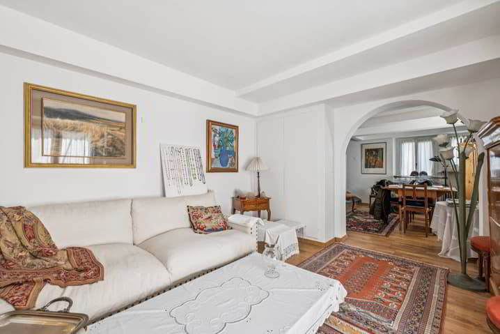 5 rooms Apartment to buy in Choulex - image 1/2