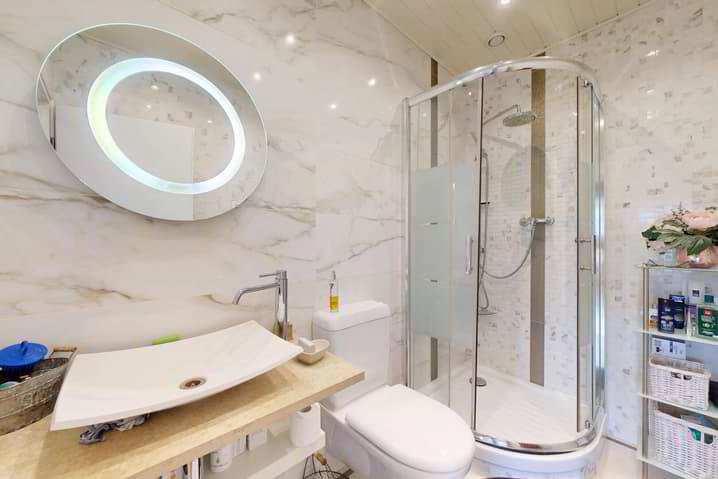 5.5 rooms House to buy in Crans-près-Céligny - image 1/9