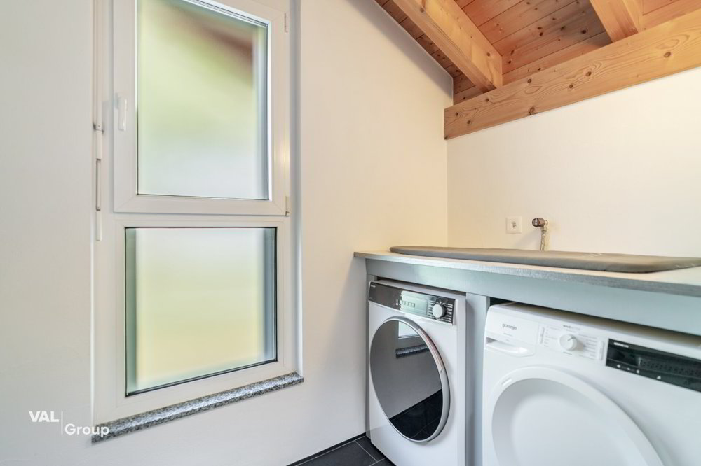 5 rooms House to buy in Gampel - image 1/13