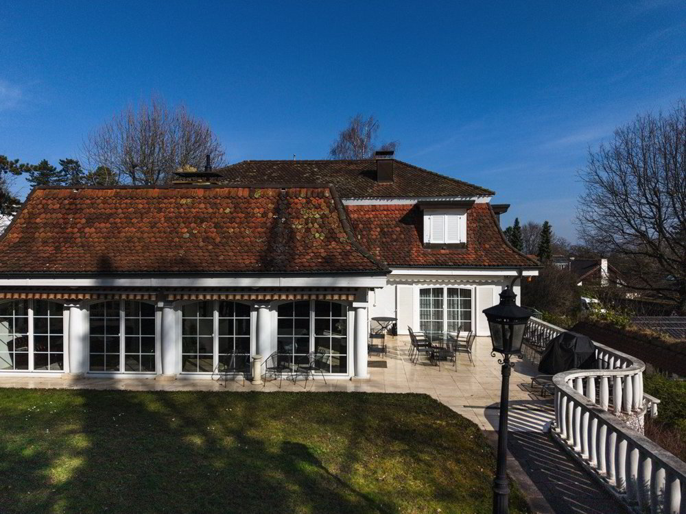 6 rooms House to buy in Binningen - image 1/9