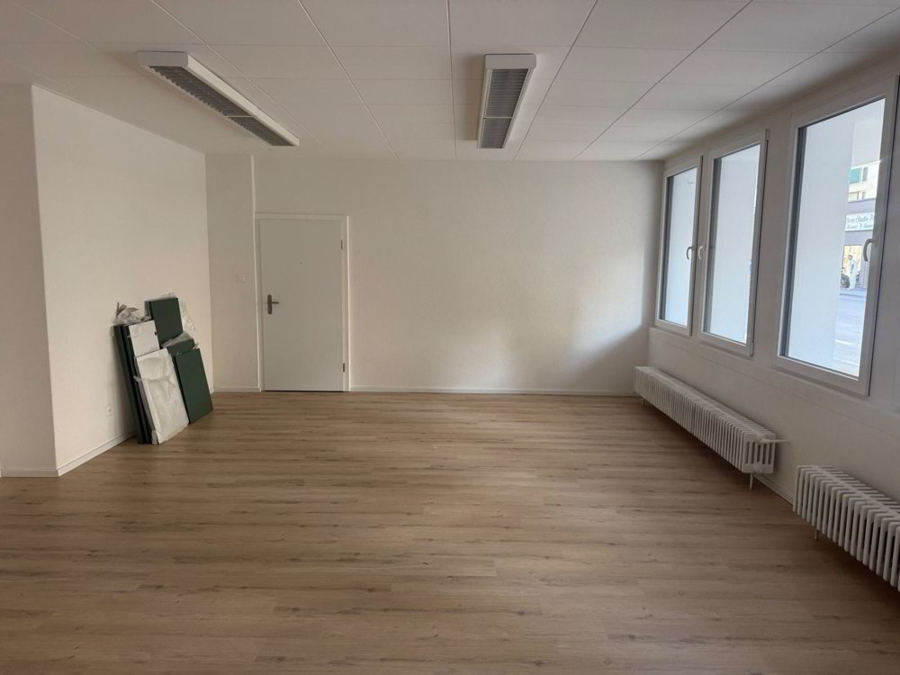 2 rooms Office & Commercial for rent in Fribourg - image 1/10