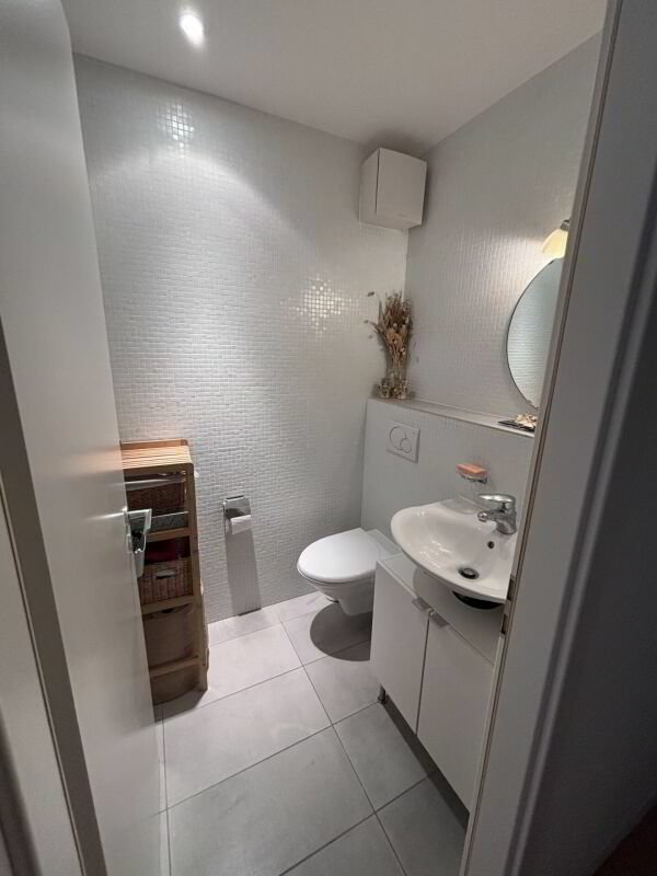 3 rooms Apartment for rent in Lutry - image 1/7
