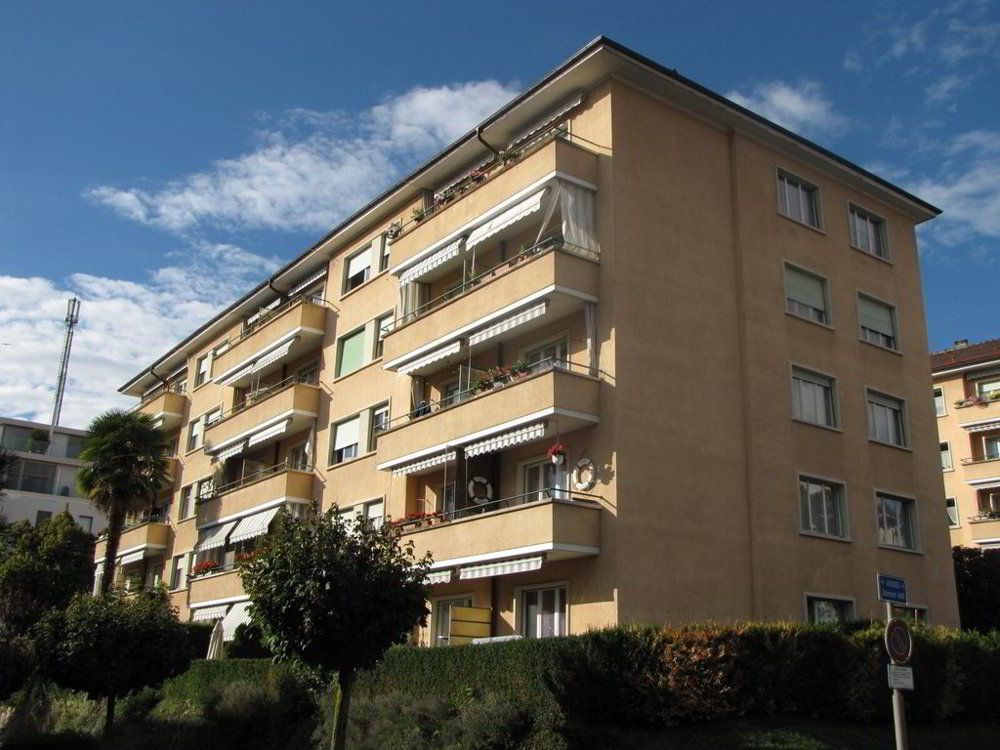 null rooms Car park, garage for rent in Lausanne - image 1/2