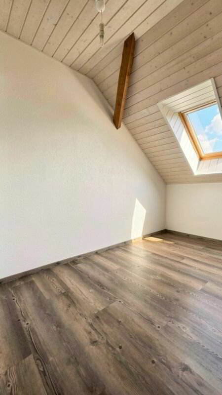 3 rooms Apartment to buy in Vuissens - image 1/8