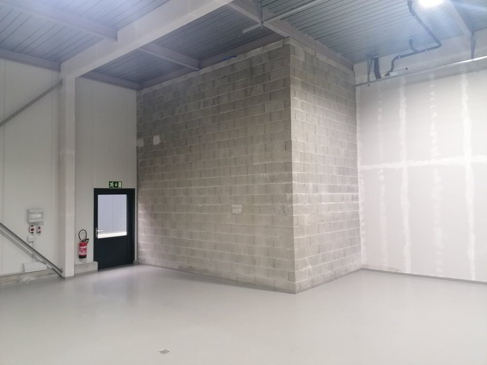 1 rooms Office & Commercial for rent in Bouveret - image 1/3