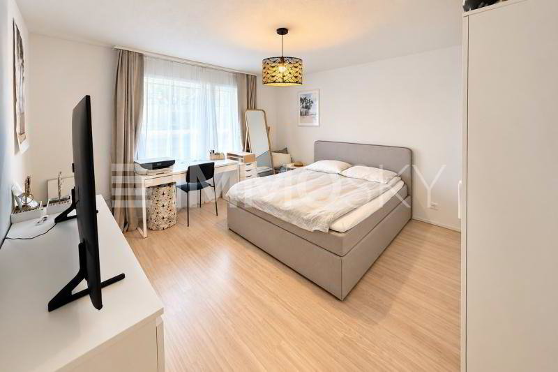 4 rooms Apartment to buy in Freiburg - image 1/5