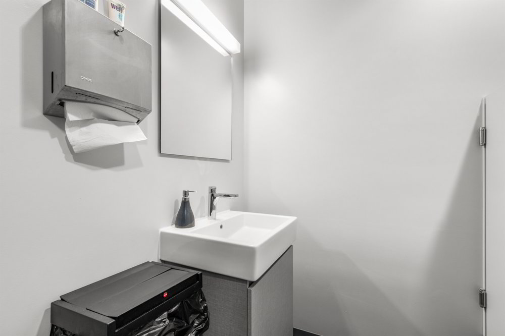 null rooms Office & Commercial for rent in Pfäffikon SZ - image 1/10