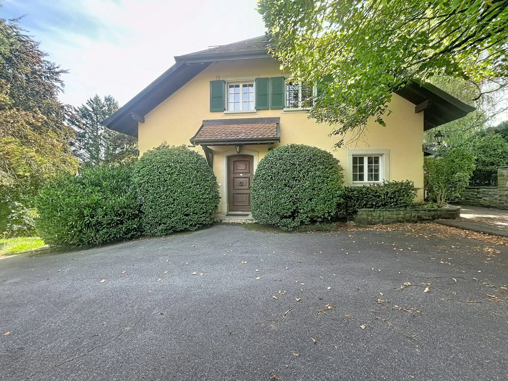 7 rooms House to buy in Aubonne - image 1/13