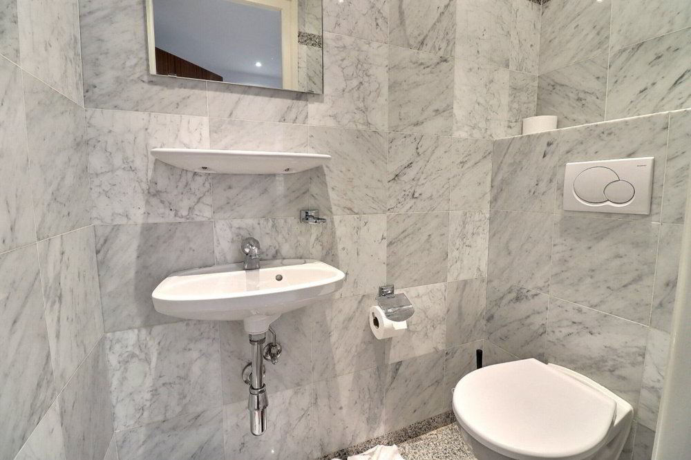 3 rooms Flat-sharing for rent in Les Acacias - image 1/7