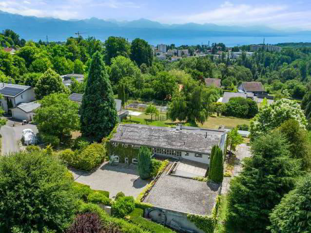 10 rooms House to buy in Epalinges - image 1/12