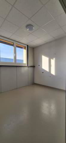 2 rooms Office & Commercial for rent in Yverdon-les-Bains - image 1/3