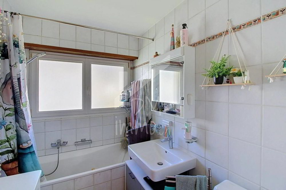 4.5 rooms Apartment to buy in Saxon - image 1/8