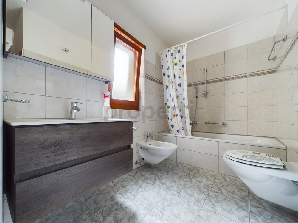 Haus – Losone, Arcegno - Mehr