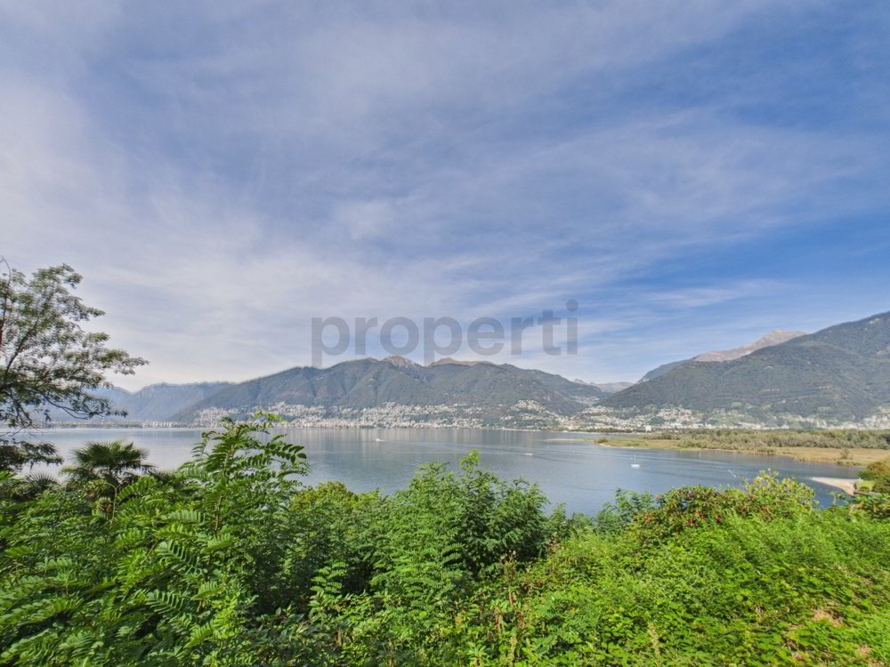 Terreno edificabile con vista panoramica sul Lago Maggiore e sulle montagne - Mehr