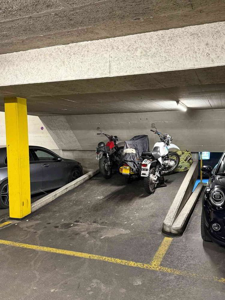 null rooms Car park, garage for rent in Chur - image 1/1
