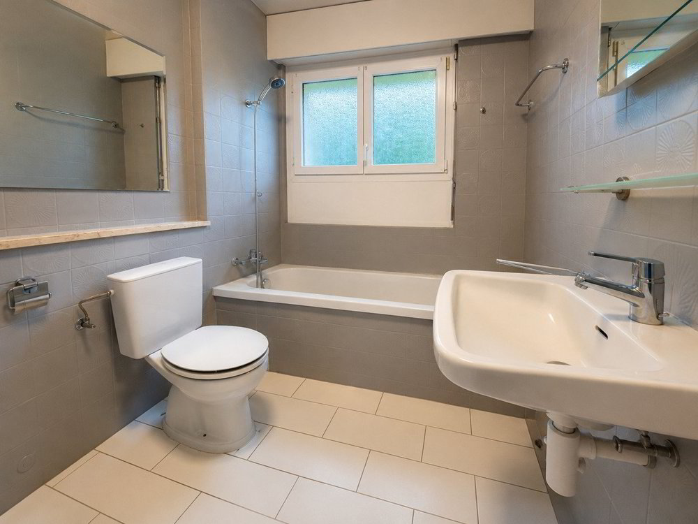 3 rooms Apartment to buy in Chernex - image 1/10